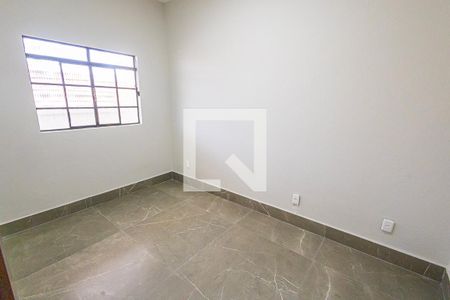 sala (quarto 3) de casa para alugar com 3 quartos, 58m² em Candelária, Belo Horizonte