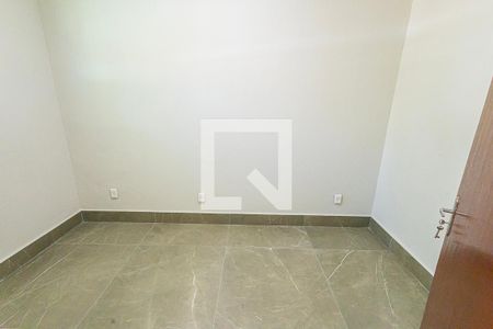 quarto 2 de casa para alugar com 3 quartos, 58m² em Candelária, Belo Horizonte