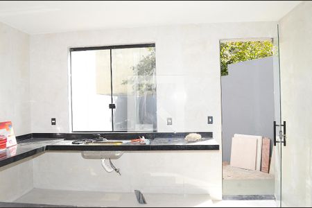 Cozinha de casa à venda com 3 quartos, 100m² em Jardim Vitoria, Belo Horizonte