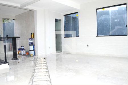 Sala de casa à venda com 3 quartos, 100m² em Jardim Vitoria, Belo Horizonte