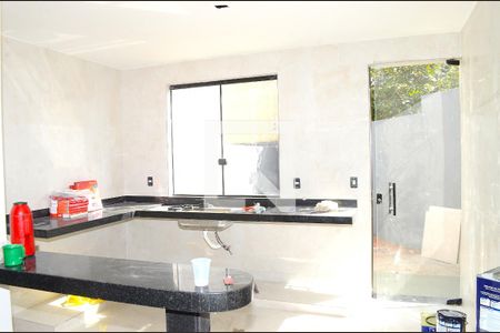 Cozinha de casa à venda com 3 quartos, 100m² em Jardim Vitoria, Belo Horizonte
