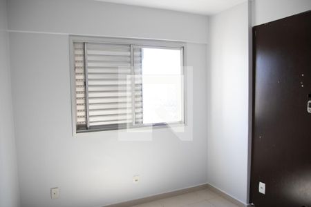 Quarto 01 de apartamento para alugar com 3 quartos, 100m² em Jardim Goiás, Goiânia