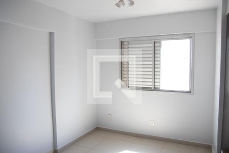 Quarto 01 de apartamento para alugar com 3 quartos, 100m² em Jardim Goiás, Goiânia