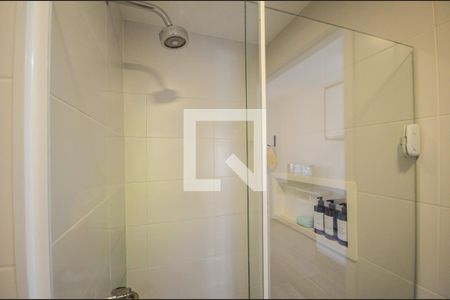 Banheiro de kitnet/studio para alugar com 1 quarto, 26m² em Vila Primavera, São Paulo