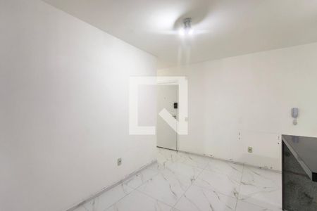 Sala de apartamento para alugar com 2 quartos, 42m² em Vila Sonia, Praia Grande