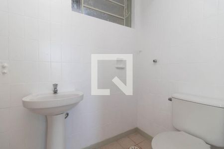 Banheiro de apartamento para alugar com 1 quarto, 36m² em Ipanema, Porto Alegre