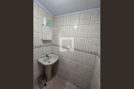 Banheiro  de casa à venda com 4 quartos, 180m² em Industrial, Contagem