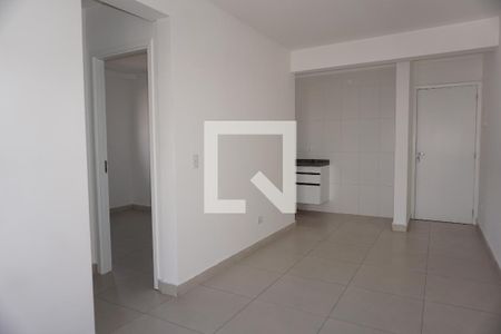 Apartamento para alugar com 2 quartos, 55m² em Jardim Elizabete, Embu das Artes