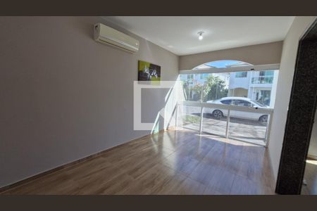 Sala de casa de condomínio para alugar com 3 quartos, 130m² em Palmeiras, Cabo Frio