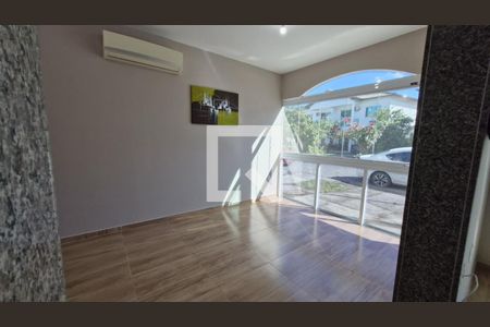 Sala de casa de condomínio para alugar com 3 quartos, 130m² em Palmeiras, Cabo Frio