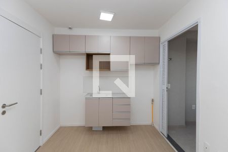 Sala / Cozinha  de apartamento para alugar com 2 quartos, 28m² em Vila Nilo, São Paulo
