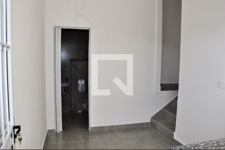 Detalhe - Sala e Cozinha de apartamento para alugar com 1 quarto, 37m² em Vila Zat, São Paulo
