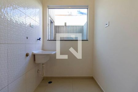 Sala, Cozinha e Área de Serviço de apartamento para alugar com 2 quartos, 42m² em Vila Euthalia, São Paulo