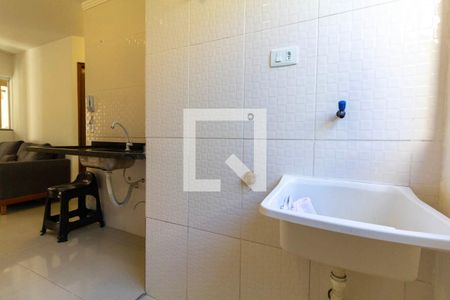 Sala, Cozinha e Área de Serviço de apartamento para alugar com 2 quartos, 42m² em Vila Euthalia, São Paulo