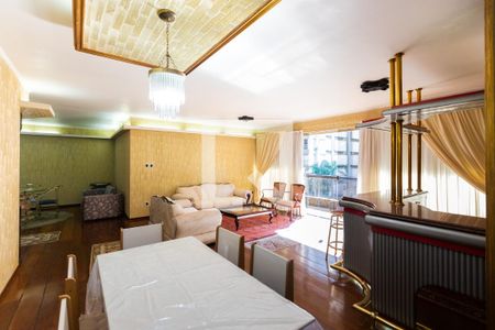 Sala  de apartamento para alugar com 4 quartos, 280m² em Cambuí, Campinas
