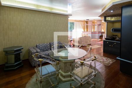Sala  de apartamento para alugar com 4 quartos, 280m² em Cambuí, Campinas
