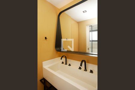 Banheiro 1 Quarto Suíte de apartamento à venda com 1 quarto, 56m² em Santana, Porto Alegre