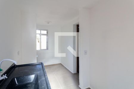 Cozinha/Área de serviço de apartamento para alugar com 2 quartos, 45m² em Conjunto Habitacional Fazenda do Carmo, São Paulo