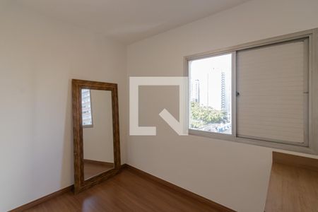 Quarto 1 de apartamento para alugar com 2 quartos, 62m² em Vila Uberabinha, São Paulo