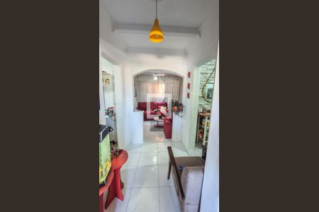 Corredor  de casa à venda com 2 quartos, 60m² em Irajá, Rio de Janeiro