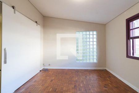 Quarto 2 de casa à venda com 2 quartos, 375m² em Caxingui, São Paulo