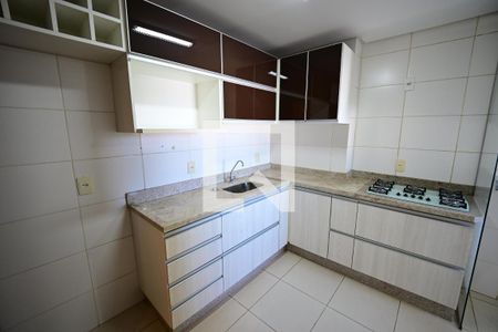 Apartamento à venda com 3 quartos, 81m² em Serrinha, Goiânia