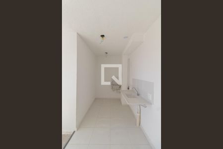 Sala/Cozinha/Área de Serviço  de apartamento à venda com 2 quartos, 33m² em Vila Silvia, São Paulo