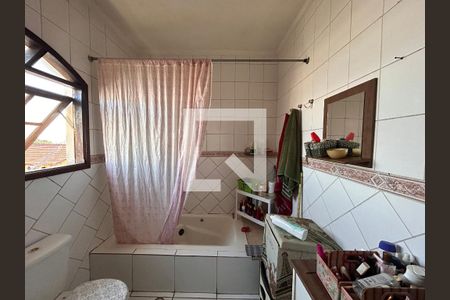 Banheiro da Suíte 1 de casa para alugar com 3 quartos, 240m² em Vila Santana, São Paulo