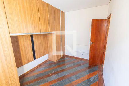 Quarto 2 de apartamento para alugar com 2 quartos, 52m² em São João Batista, Belo Horizonte