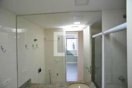 Banheiro Social de apartamento para alugar com 2 quartos, 62m² em Barra da Tijuca, Rio de Janeiro