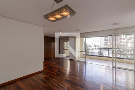 Apartamento para alugar em Moema
