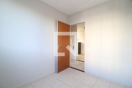 Quarto 1 de apartamento para alugar com 2 quartos, 48m² em Mansour, Uberlândia