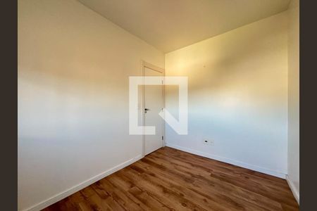 Quarto 1 de apartamento para alugar com 2 quartos, 58m² em Medianeira, Porto Alegre