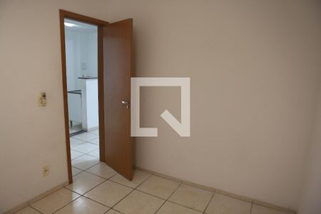 Quarto 1 de apartamento para alugar com 2 quartos, 45m² em Califórnia, Contagem
