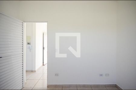 Quarto de casa para alugar com 1 quarto, 70m² em Vila Mangalot, São Paulo