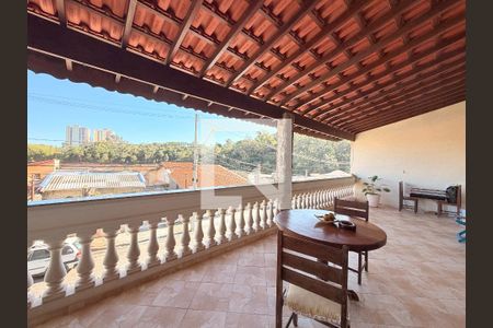 Sacada de casa à venda com 3 quartos, 262m² em Jardim Caçula, Jundiaí