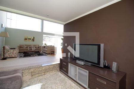 Sala de TV de casa à venda com 4 quartos, 277m² em Vila Rosalia, Guarulhos