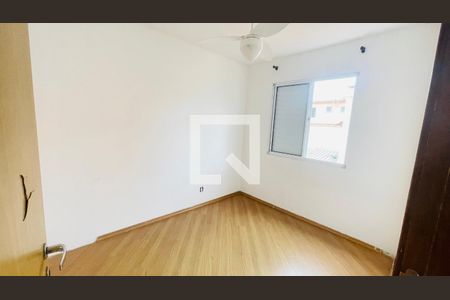 Quarto 1 de casa de condomínio para alugar com 3 quartos, 91m² em Jardim Isis, Cotia