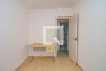 Quarto 1 de apartamento para alugar com 3 quartos, 69m² em Vila Ipiranga, Porto Alegre