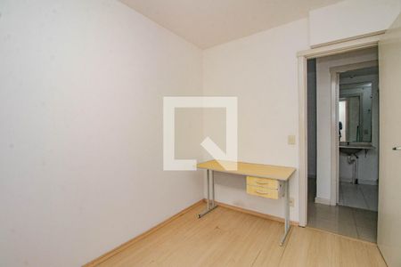 Quarto 1 de apartamento para alugar com 3 quartos, 69m² em Vila Ipiranga, Porto Alegre