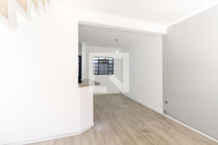 Sala de casa de condomínio para alugar com 2 quartos, 60m² em Núcleo Lageado, São Paulo
