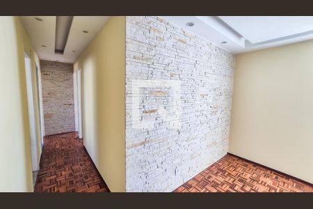 Corredor  de apartamento à venda com 3 quartos, 65m² em Irajá, Rio de Janeiro