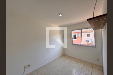 Suíte de apartamento para alugar com 3 quartos, 90m² em Vargem Grande, Rio de Janeiro
