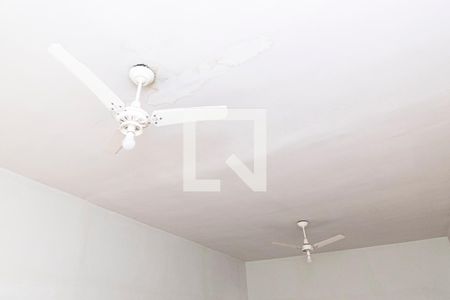 Casa 1 frente - Sala de casa à venda com 6 quartos, 513m² em Brás de Pina, Rio de Janeiro