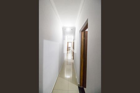 Corredor de casa para alugar com 3 quartos, 120m² em Jardim Maria Beatriz, Carapicuíba
