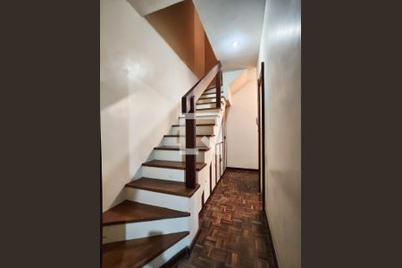 Escada de apartamento para alugar com 3 quartos, 140m² em Tijuca, Rio de Janeiro