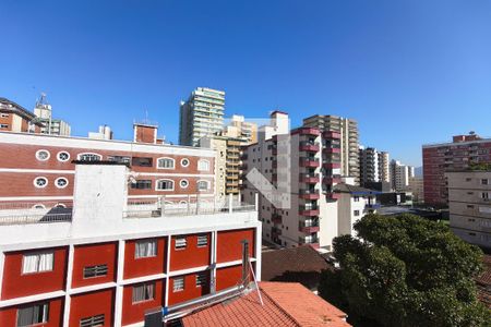 Vista da sala de apartamento para alugar com 1 quarto, 54m² em Vila Tupi, Praia Grande
