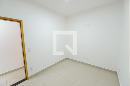 Quarto de casa para alugar com 2 quartos, 100m² em Piracangaguá, Taubaté