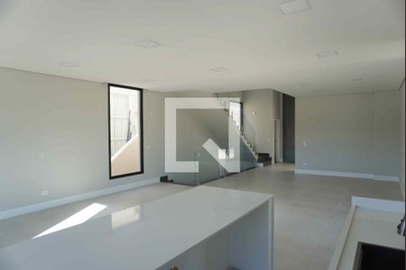 Sala de casa de condomínio à venda com 4 quartos, 300m² em Suru, Barueri