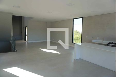 Sala de casa de condomínio à venda com 4 quartos, 300m² em Suru, Barueri